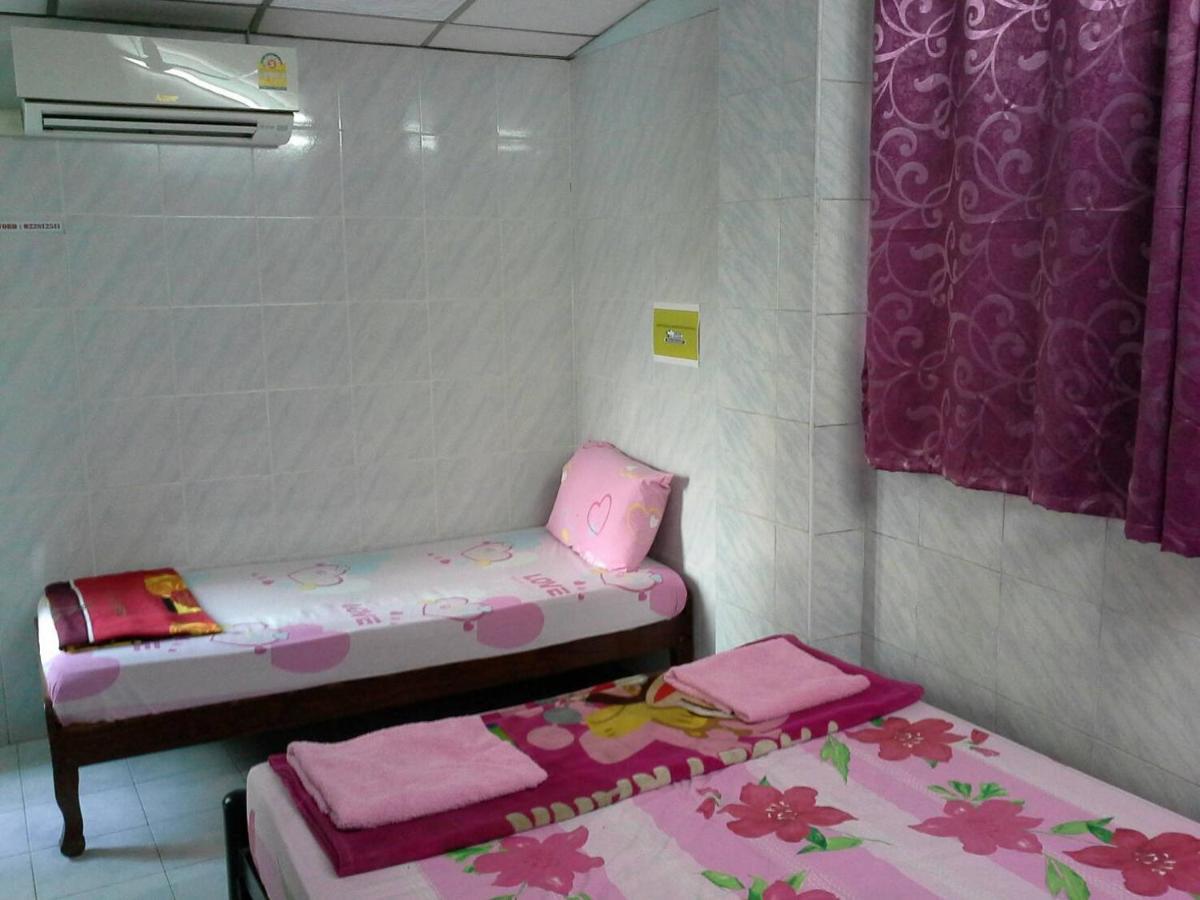 นิว เซนทรัล เกสต์เฮ้าส์ Hotel กรุงเทพมหานคร ภายนอก รูปภาพ