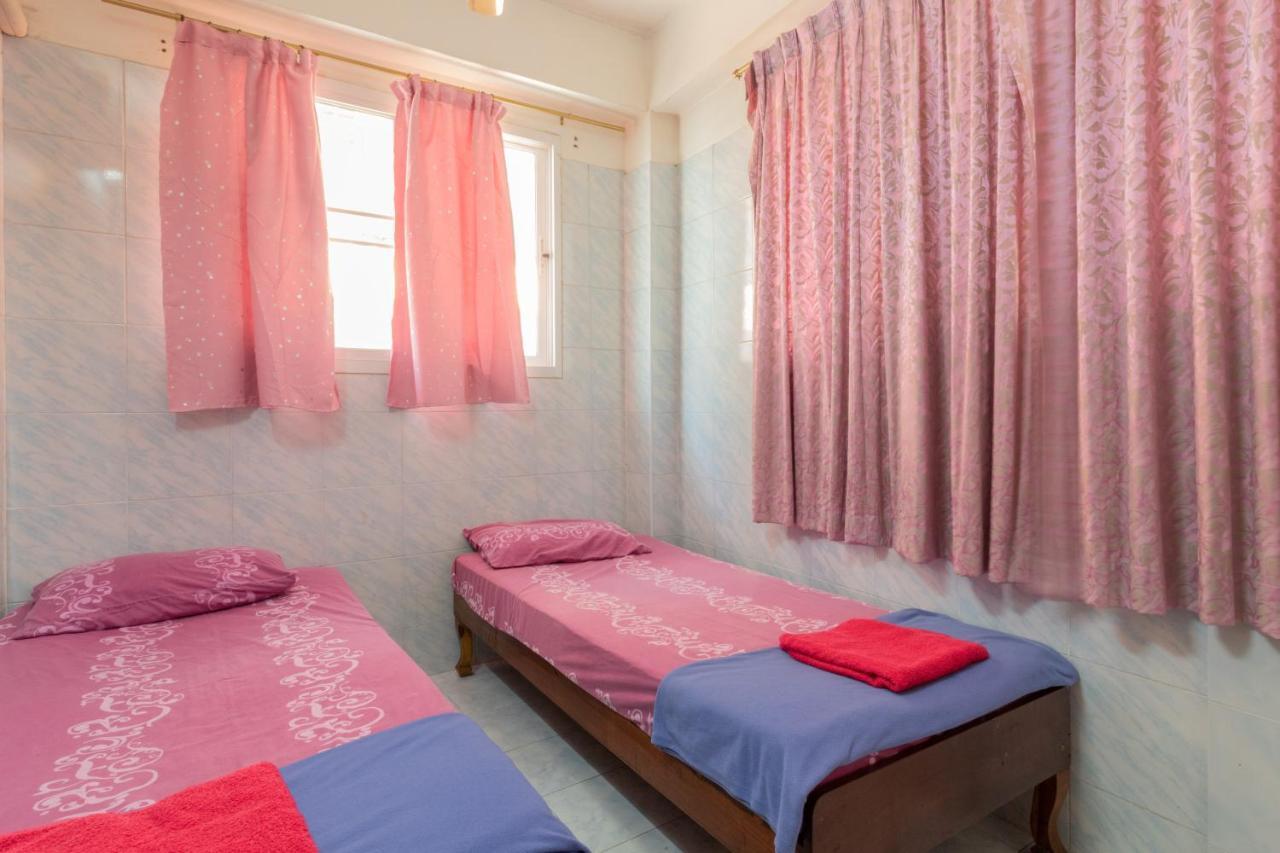นิว เซนทรัล เกสต์เฮ้าส์ Hotel กรุงเทพมหานคร ภายนอก รูปภาพ
